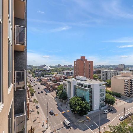 Heart Of Downtown Calgary Spacious Luxury Condo With Stunning Views And Premium Amenities Exterior photo