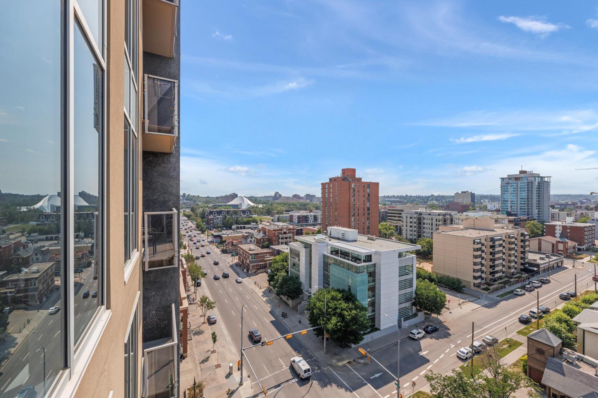 Heart Of Downtown Calgary Spacious Luxury Condo With Stunning Views And Premium Amenities Exterior photo
