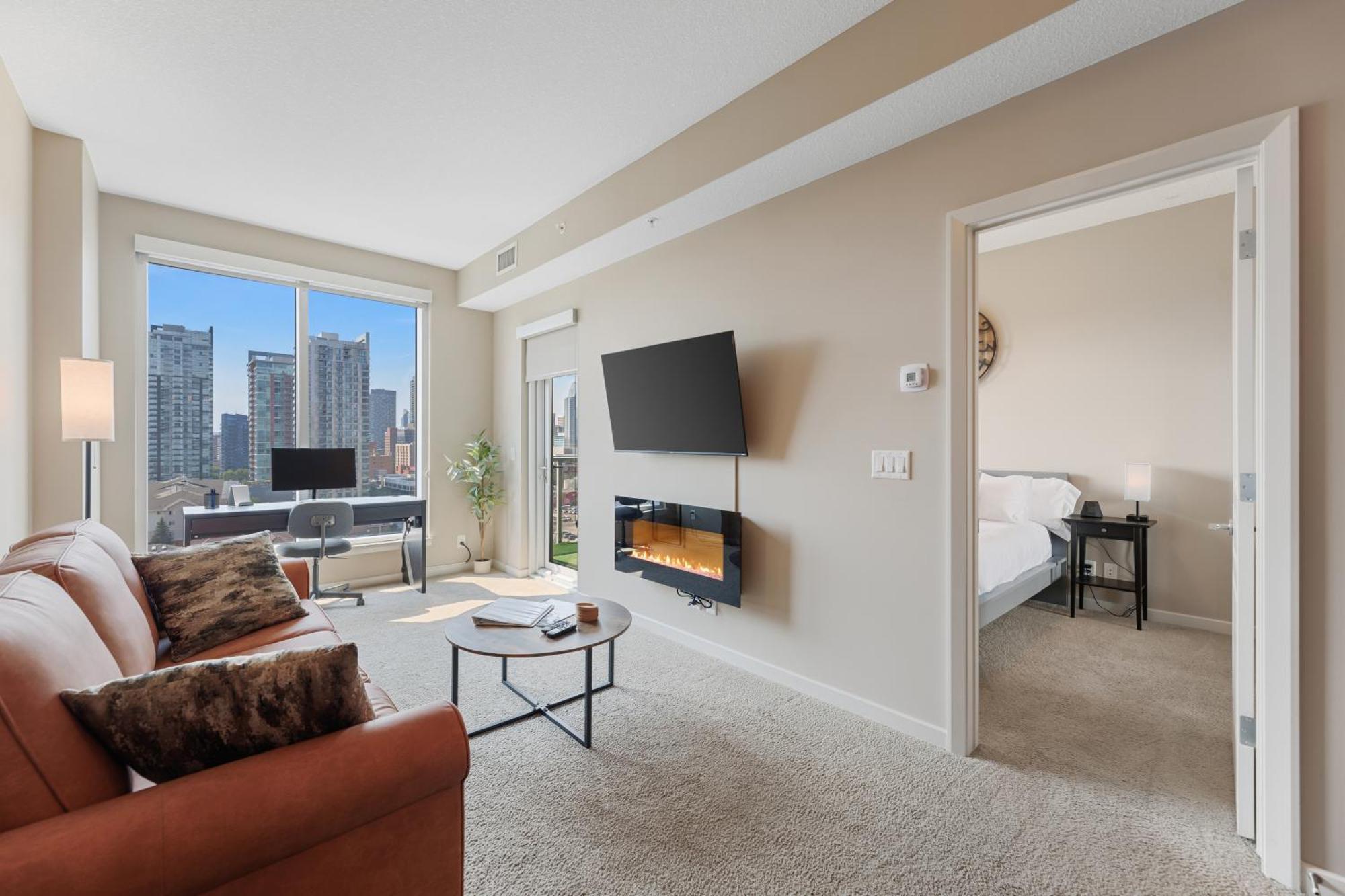 Heart Of Downtown Calgary Spacious Luxury Condo With Stunning Views And Premium Amenities Exterior photo