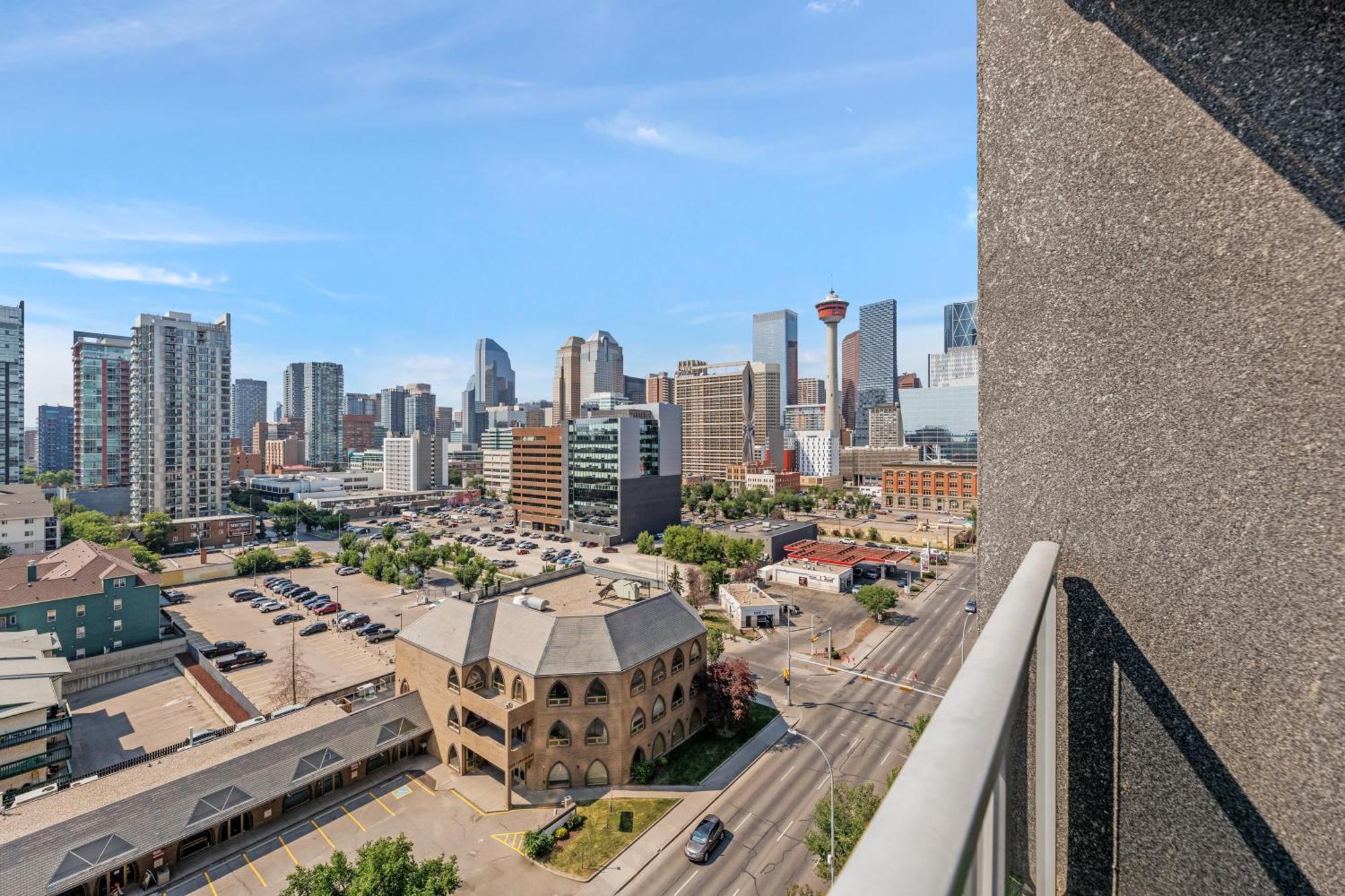 Heart Of Downtown Calgary Spacious Luxury Condo With Stunning Views And Premium Amenities Exterior photo